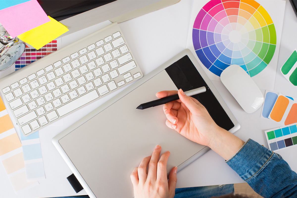 https://www.mseventisalento.it/wp-content/uploads/2025/05/realizzazione-flyer-e-materiale-grafico.jpg